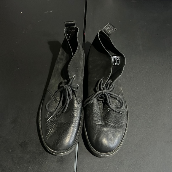 Casual Clark’s shoes.  Used but still has plenty of life left in them.. main image 6